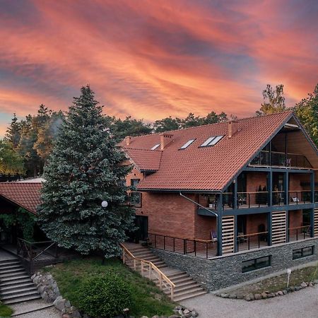 Roza Wiatrow Hotell Węgorzewo Exteriör bild