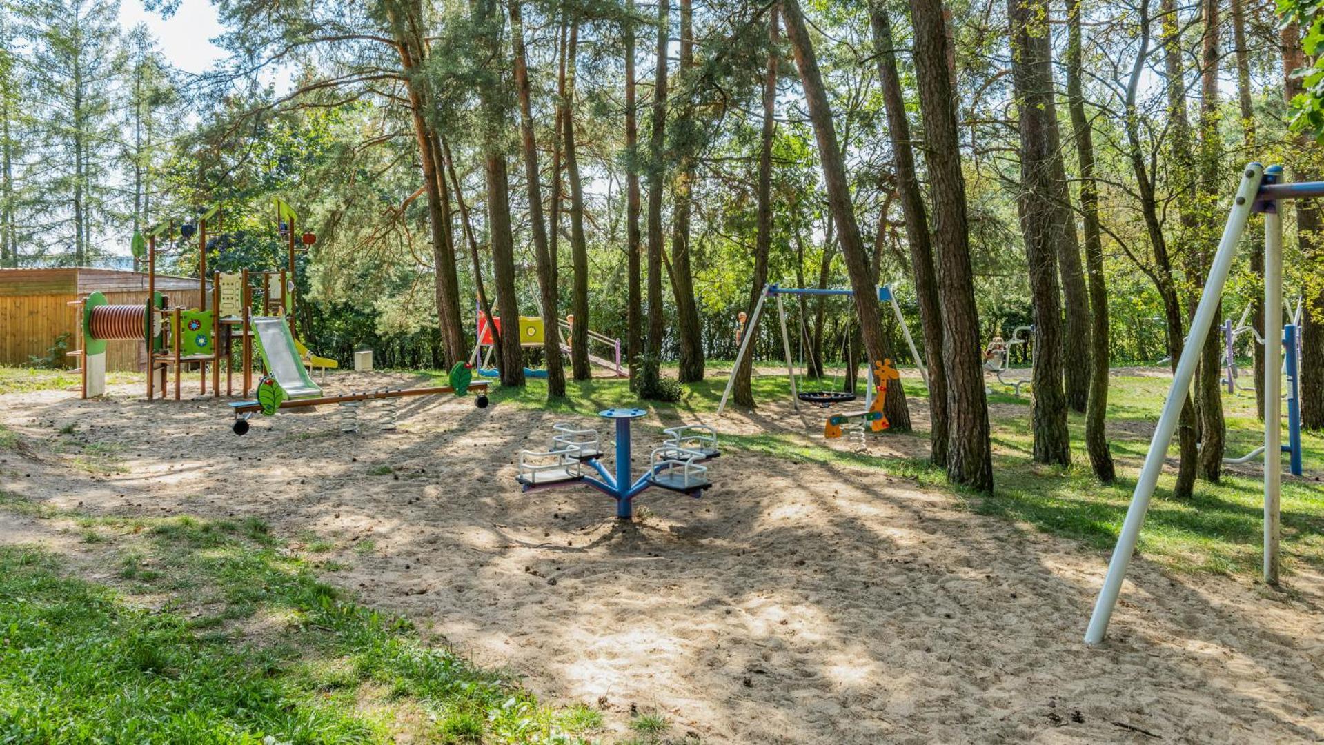 Roza Wiatrow Hotell Węgorzewo Exteriör bild