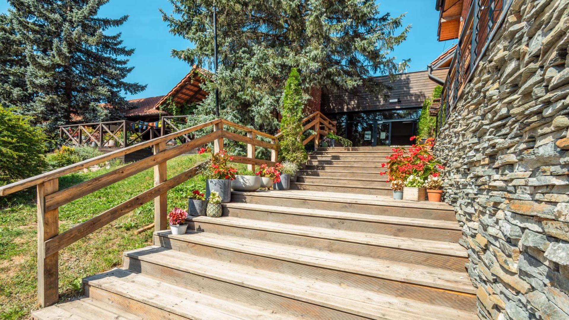 Roza Wiatrow Hotell Węgorzewo Exteriör bild